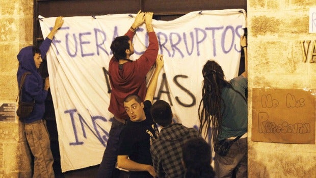 Protesta ante Cortes Valencianas.