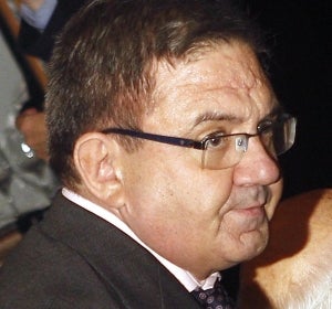 Carlos García Revenga, secretario de las infantas. 
