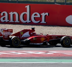 El Ferrari de Alonso, 'aparcado' en Nürburgring