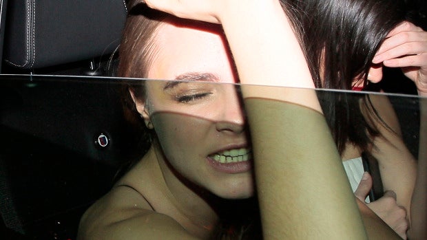 Cara y Kendall, borrachas en el coche