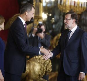 Felipe VI recepciona a Mariano Rajoy en el Palacio Real