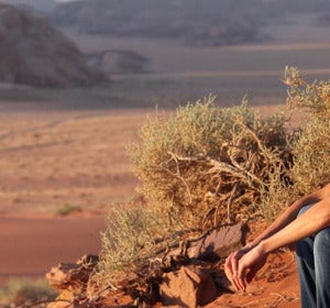 La Reina Rania, en el desierto del Wadi Rum