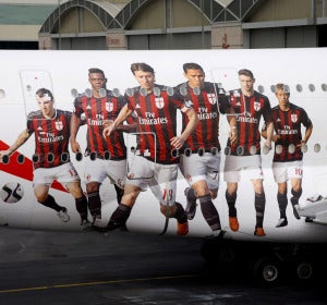 Decoración del nuevo A380 de Emirates con los jugadores del AC Milan