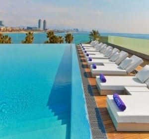  Las mejores piscinas de hotel en España
