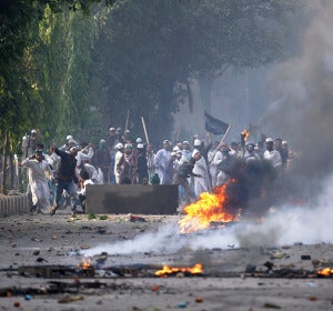 Los enfrentamientos contra los manifestantes islamistas en Dacca.