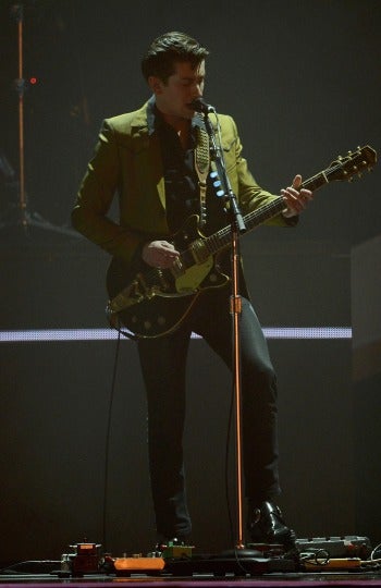 Alex Turner durante su actuación