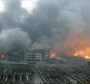 Vista tras las explosiones en Tianjin (China)