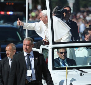 El Papa Francisco saluda a los ciudadanos en Washington