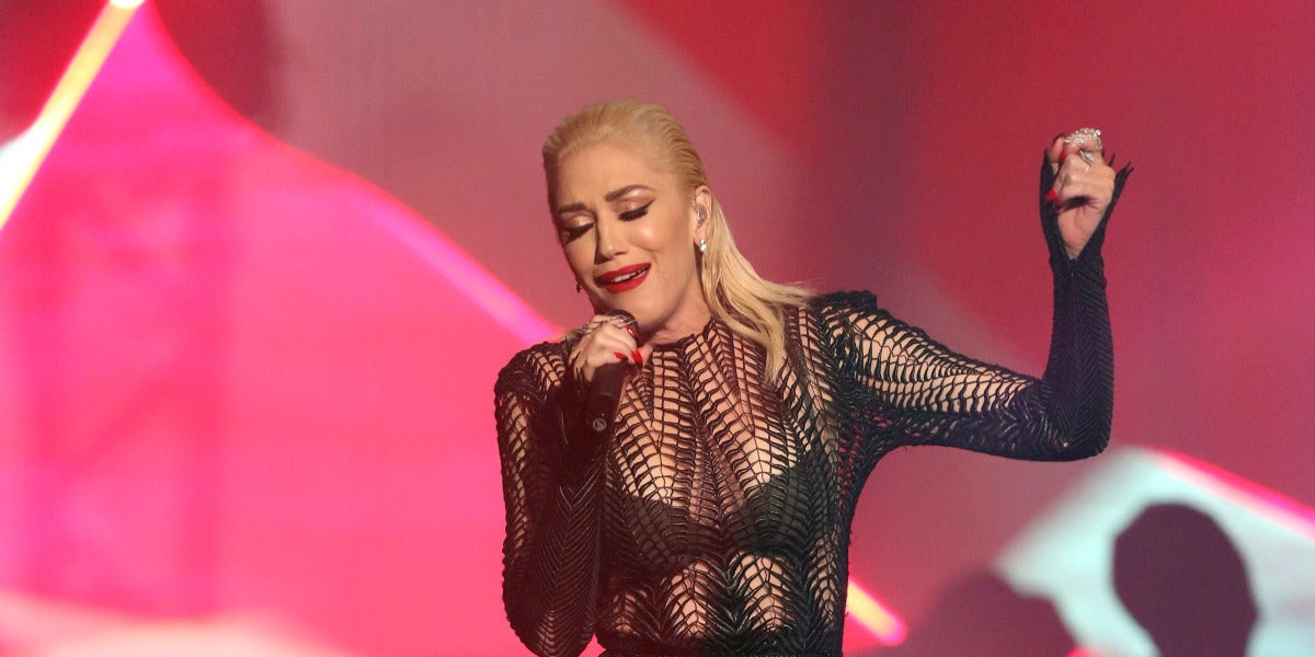 Gwen Stefani con un vestido lleno de transparencias