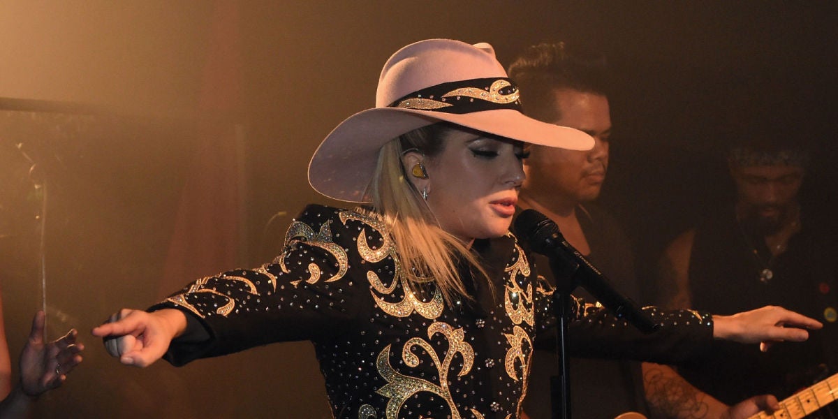 Lady Gaga en el concierto del Dive Bar Tour in Nashville