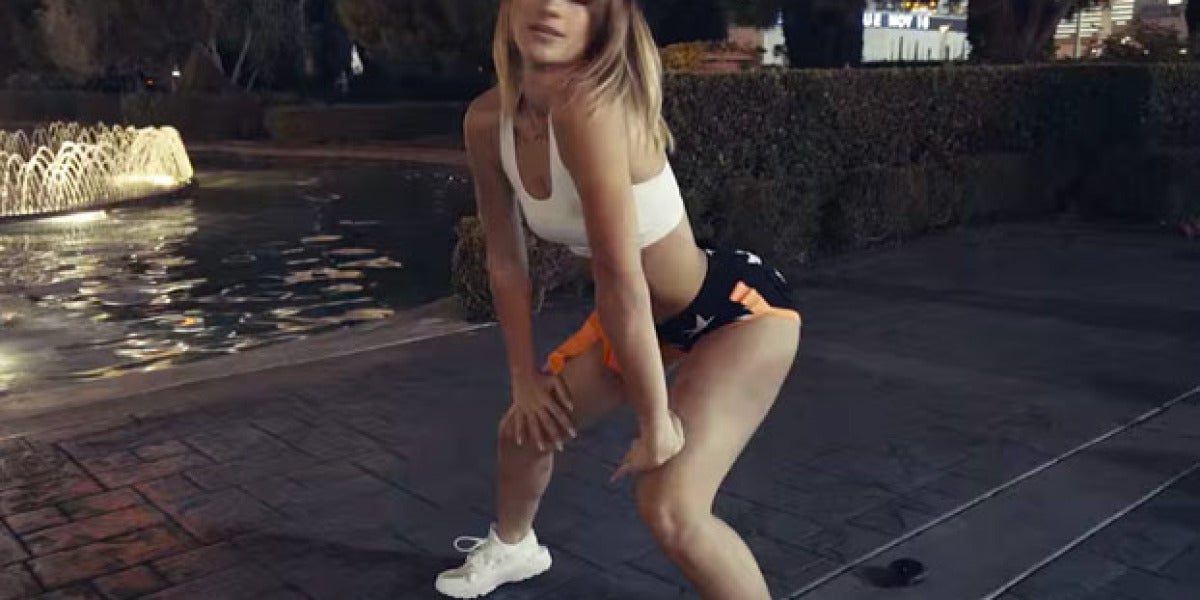 Lexy Panterra se marca un sensual baile en pleno centro de Las Vegas
