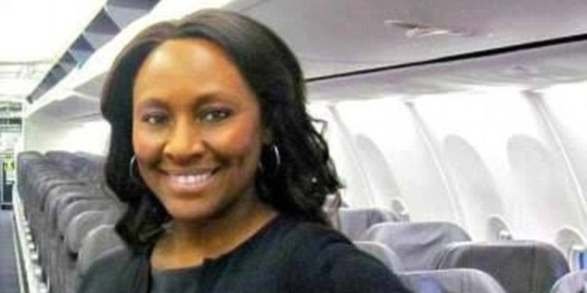 La auxiliar de vuelo Shelia Fedrick