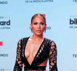 El tan comentado look de Jennifer Lopez El tan comentado look de Jennifer Lopez