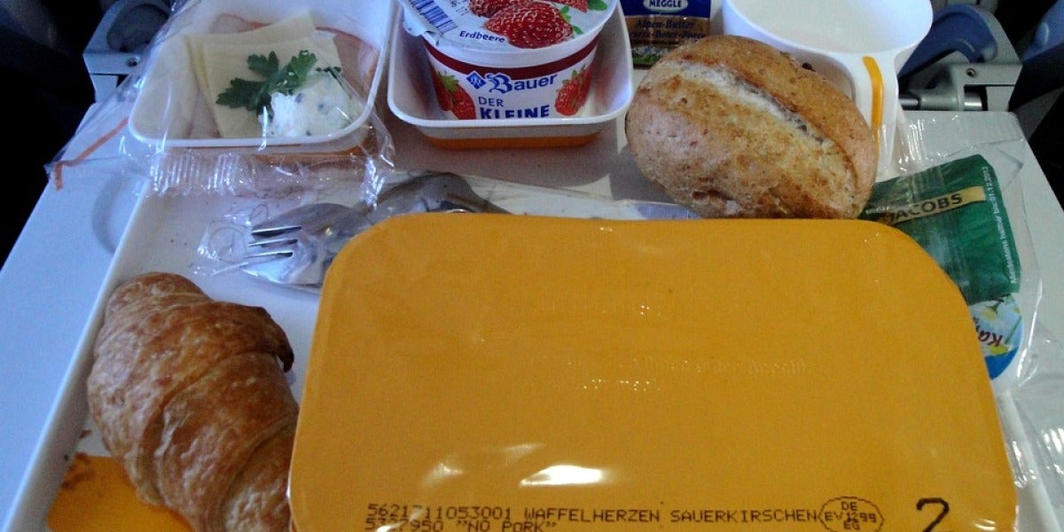 Servicio de comida en un avión