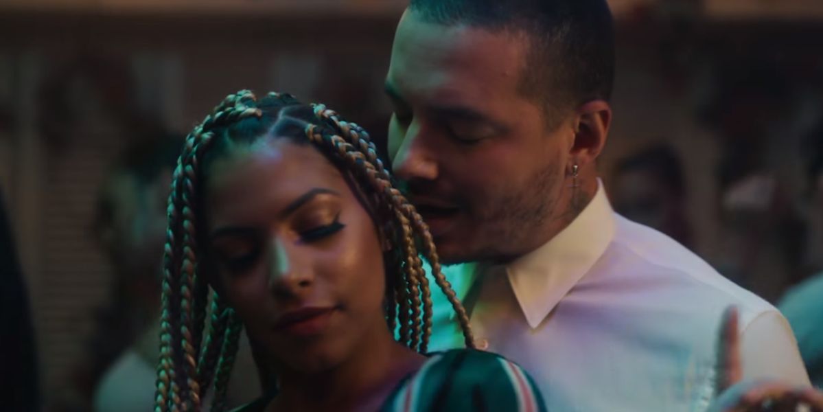 J Balvin en el videoclip de 'Ahora'