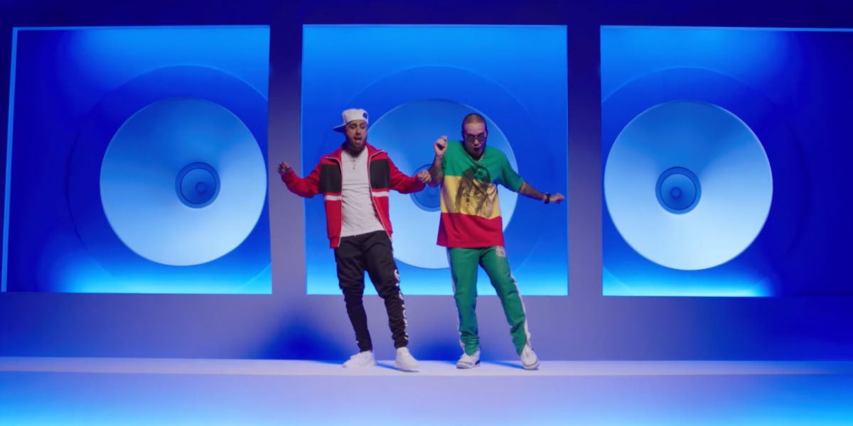 Nicky Jam y J Balvin en el vídeo de X (Equis)