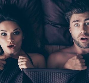 Pareja en la cama Pareja en la cama