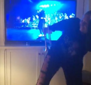 Adele bailando en la actuación de Beyoncé en Coachella 2018 Adele bailando en la actuación de Beyoncé en Coachella 2018