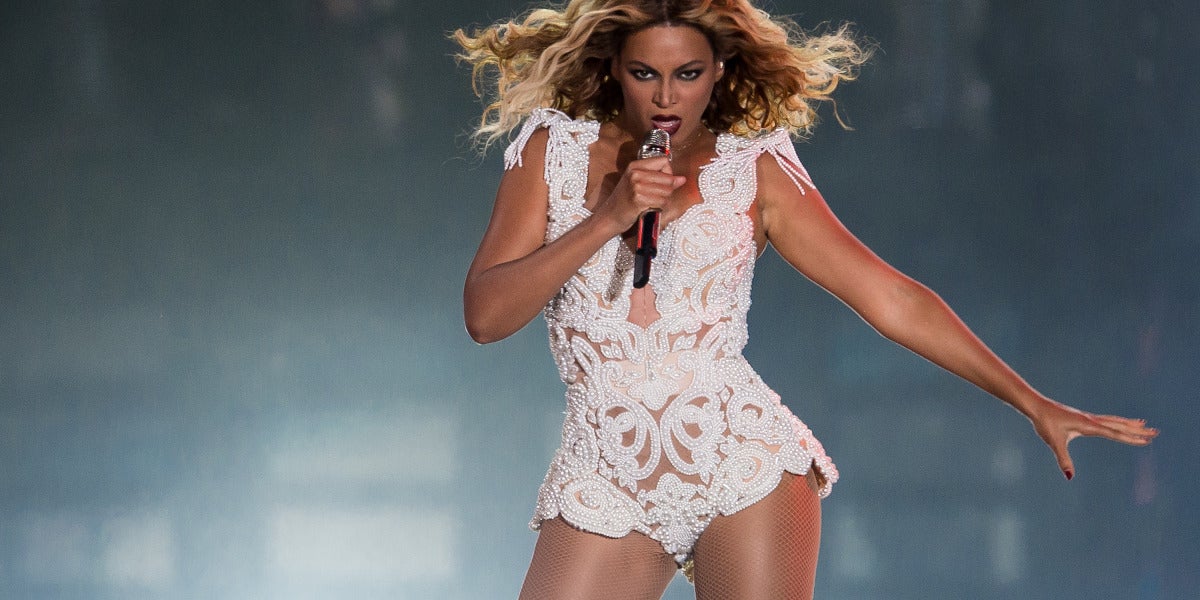 Beyoncé durante una actuación