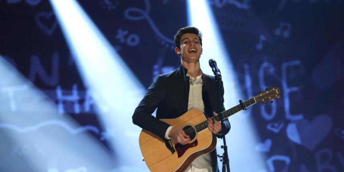 Shawn Mendes en los MuchMusic Video Awards 2015