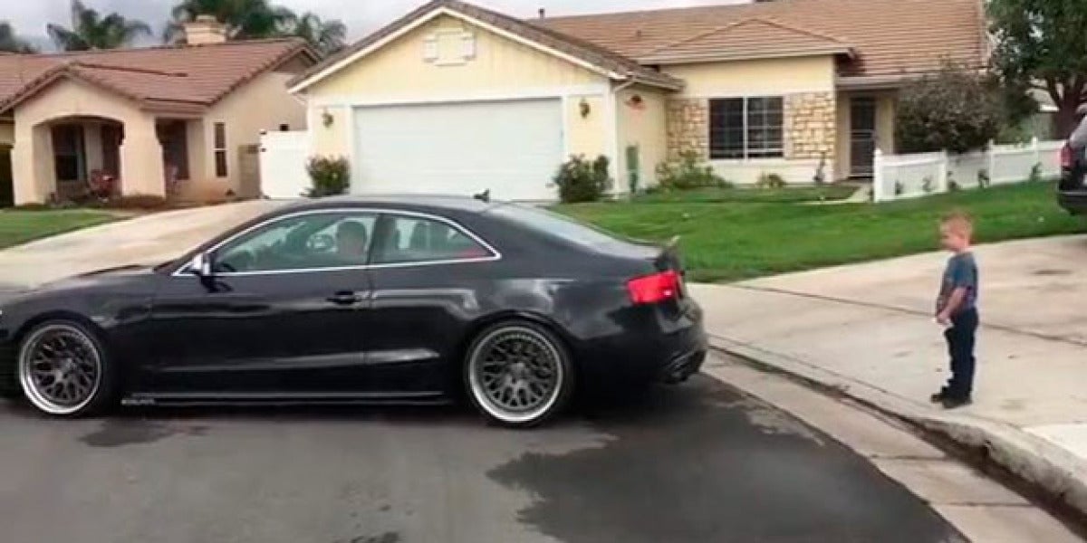 Le arranca el diente con un Audi S5