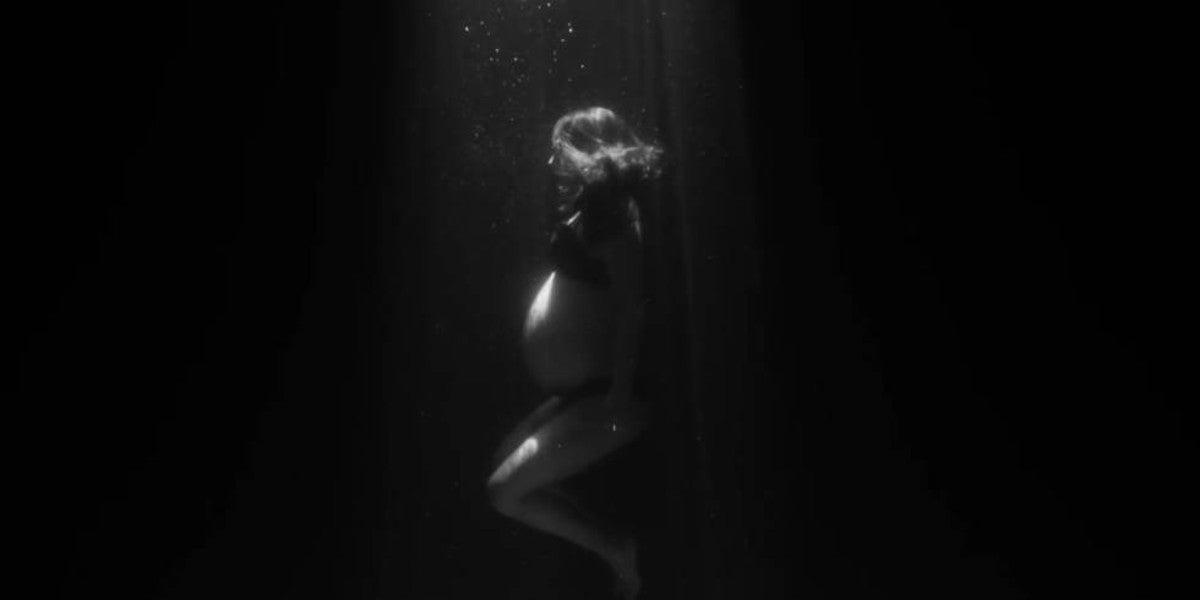 Natalie Portman, embarazada, protagoniza el último videoclip de James Blake