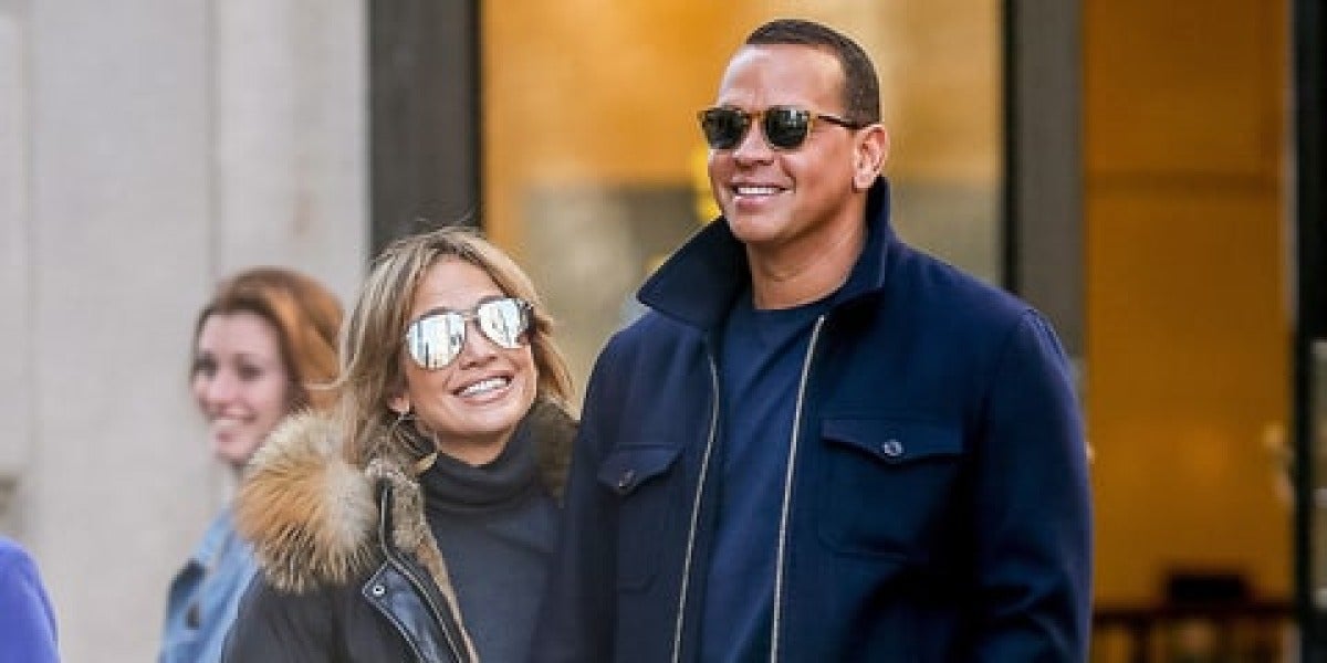 Jennifer Lopez y Alex Rodríguez paseando por la calle