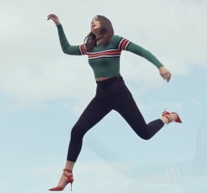 Dua Lipa levita en su último videoclip Dua Lipa levita en su último videoclip