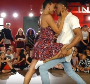 Phil Wright y su novia Ashley Liai Phil Wright y su novia Ashley Liai