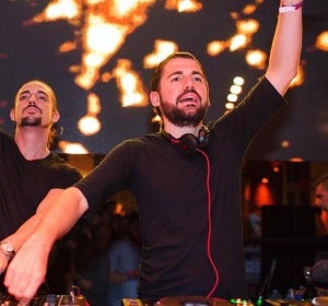 Dimitri Vegas & Like Mike pinchando Dimitri Vegas & Like Mike pinchando