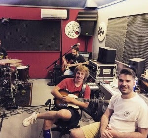Supersubmarina se reúne de nuevo en su local de ensayo Supersubmarina se reúne de nuevo en su local de ensayo