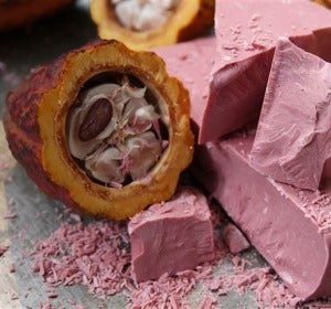 La semilla del cacao Ruby, responsable del chocolate rosa La semilla del cacao Ruby, responsable del chocolate rosa