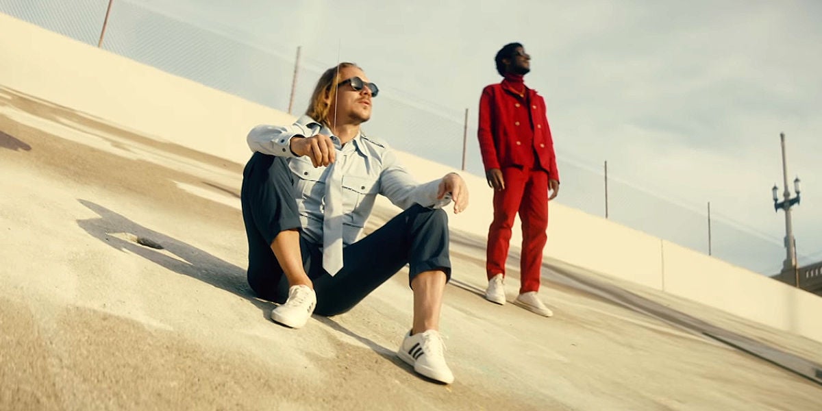 Diplo y Labrinth en el videoclip de 'Audio'