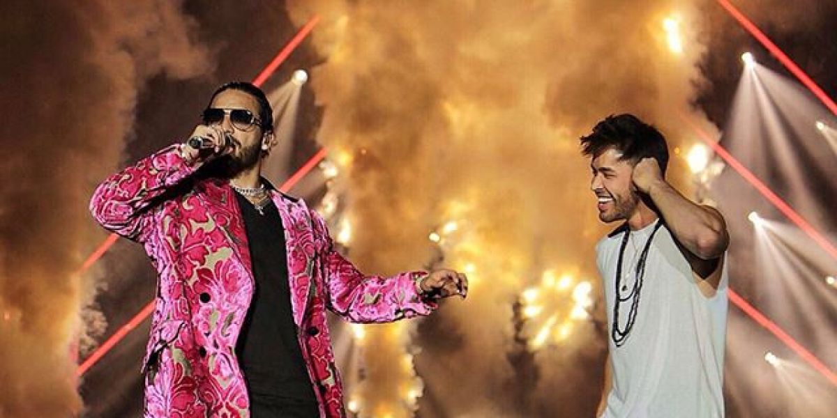 Maluma y Prince Royce durante su actuación en Los Ángeles