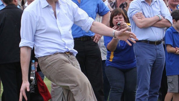 Guillermo de Inglaterra jugando un partidito