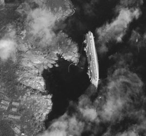 Imagen de satélite del Costa Concordia