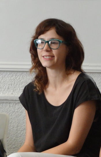 Natalia Beristáin, en el centro, junto a las dos actrices que protagonizan 'No quiero dormir sola'
