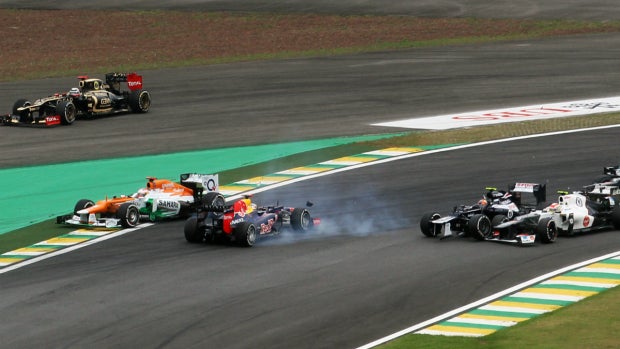 Senna se toca con Vettel