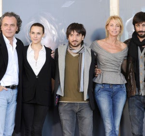 El director Oriol Paulo junto a los protagonistas de 'El Cuerpo'