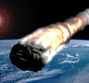 Asteroide entre la Tierra y la Luna.