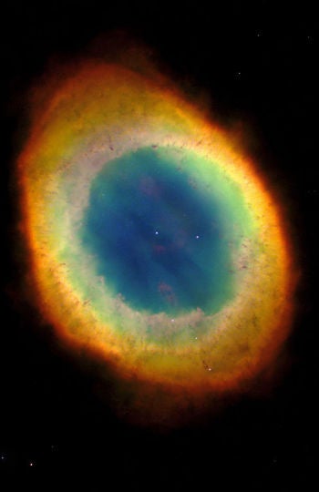 Imagen en el espectro visible de la nebulosa planetaria del Anillo (Messier 57)