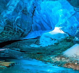 Cueva de hielo en Skaftafell, Islandia