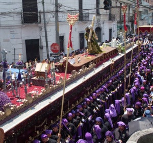 Procesión de Jesús de los Milagros en Guatemala