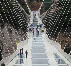 Puente de cristal en el Parque Natural de Zhangjiajie
