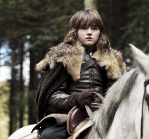 Bran Stark montando a caballo