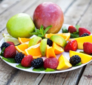 ¿Es saludable la dieta de las frutas y verduras crudas?