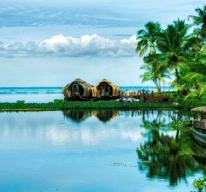 Una casa flotante en los remansos de Kerala