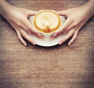 ¿Qué le pasa a tu cuerpo una hora después de tomar café?