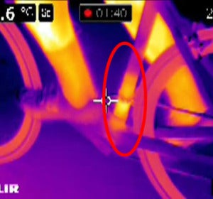 Imagen termográfica de una bici con un motor eléctrico