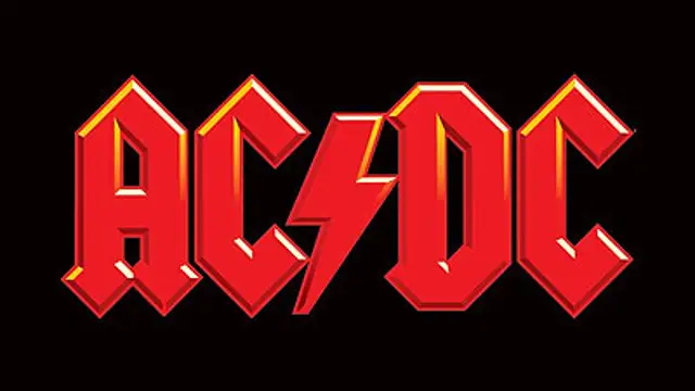 Fans de AC/DC agolpados en Preciados (Madrid) desde las 8 de la mañana
